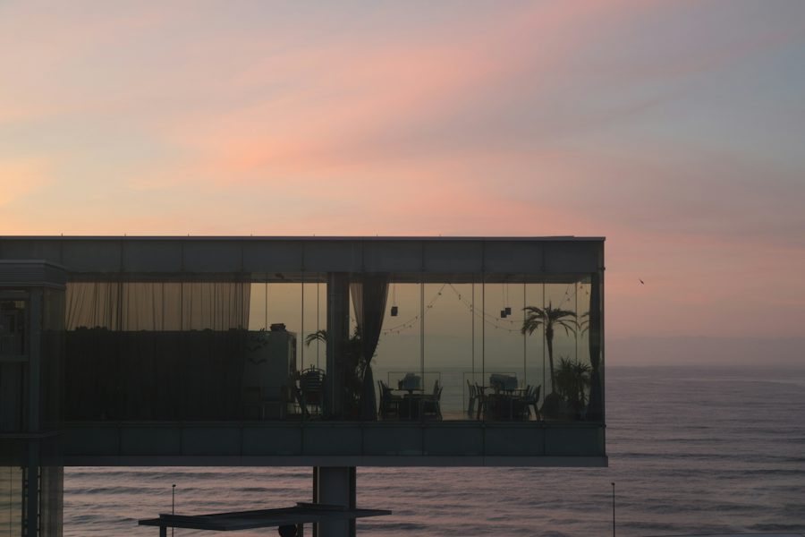 Contemporary Mansion concept: Sunset on the water