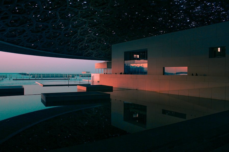 Modern Luxury Home concept: Night pool