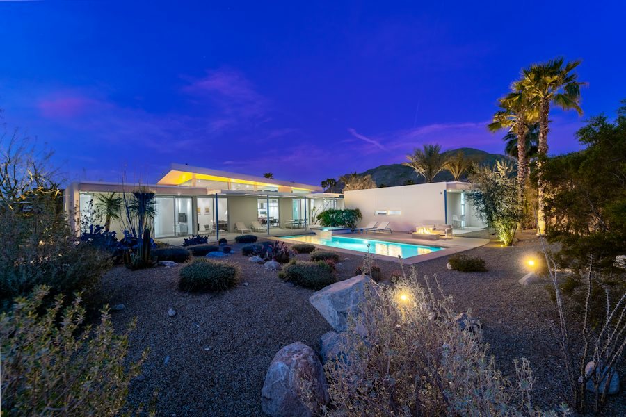 Modern Luxury Home concept: Twilight exterior