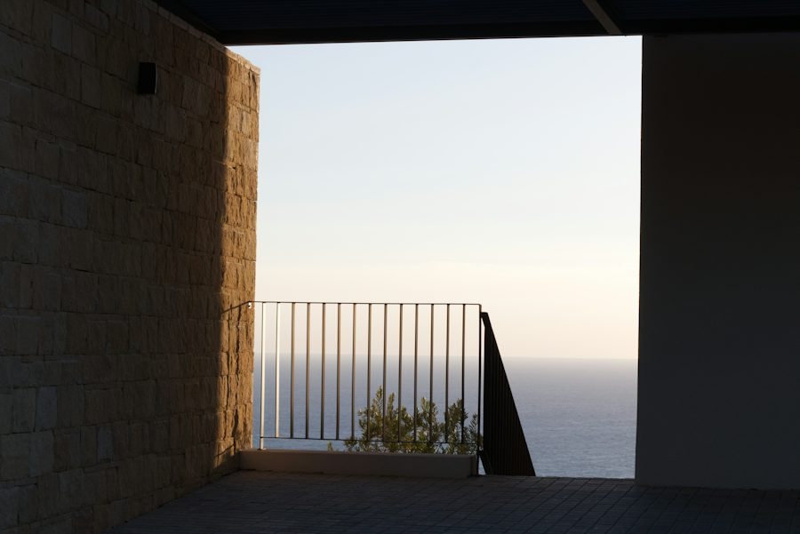 Oceanfront Penthouse concept: Balcony view